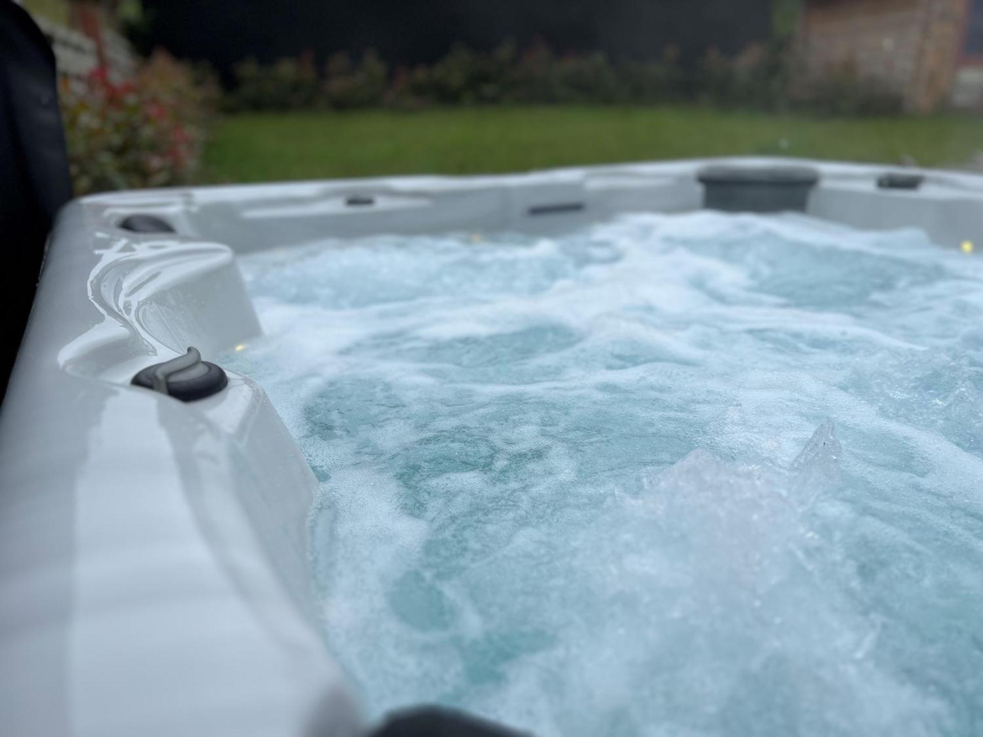 Gite Rubis - Jacuzzi - Pairi Daiza - 6 Pers Брюжлет Екстериор снимка
